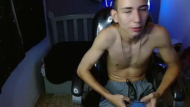 Snapshot of JackSwan18 chatting on January 7, 2025, 6:35 pm JackSwan18 online show from January 7, 2025, 6:35 pm