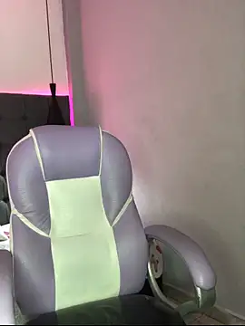 Snapshot of JackSwan18 chatting on November 15, 2025, 7:43 pm JackSwan18 online show from November 15, 2025, 7:43 pm