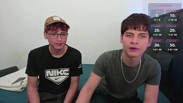 Javierdisousa online show from March 28, 2026, 6:51 pm