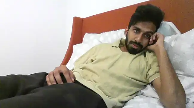 skinny  boy   online show from December 11, 2024, 7:03 pm