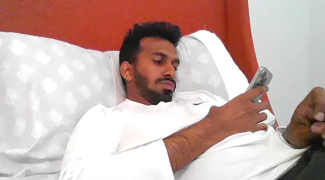 skinny  boy   online show from February 21, 2025, 7:10 pm