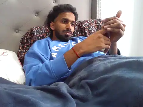 skinny  boy   online show from March 2, 2026, 7:21 pm