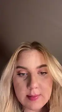 Snapshot of lwikaaa chatting on March 21, 2025, 8:18 pm lwikaaa online show from March 21, 2025, 8:18 pm