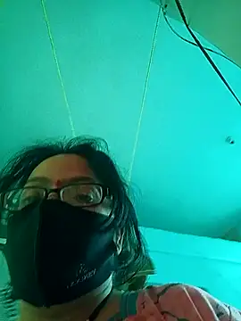 Snapshot of heenage chatting on February 21, 2025, 4:29 am heenage online show from February 21, 2025, 4:29 am