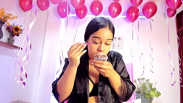 anniesweet- online show from October 15, 2025, 1:44 pm