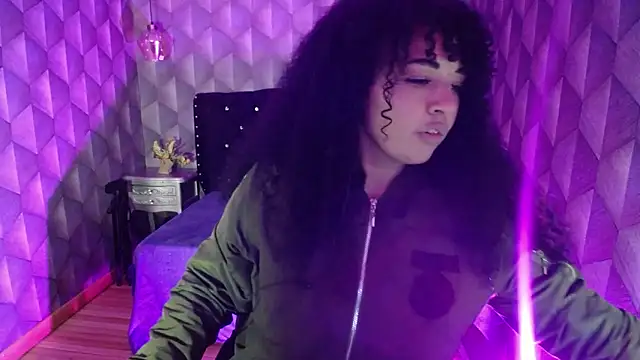 Sofiacowperx online show from March 5, 2025, 1:50 pm