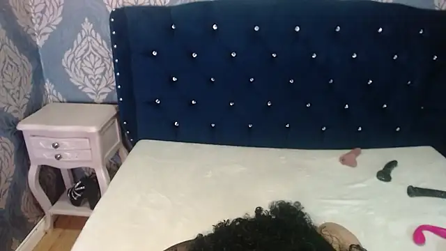 Sofiacowperx online show from May 19, 2026, 1:17 pm