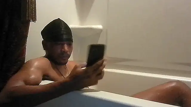 bigboytoy912 online show from April 11, 2026, 11:31 pm