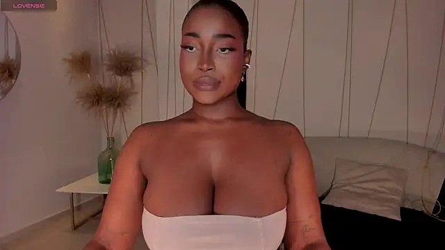 SavannahStorm online show from June 3, 2026, 11:57 am