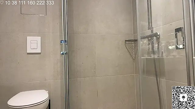 Snapshot of curlyboyy_ chatting on February 4, 2026, 8:14 pm curlyboyy online show from February 4, 2026, 8:14 pm