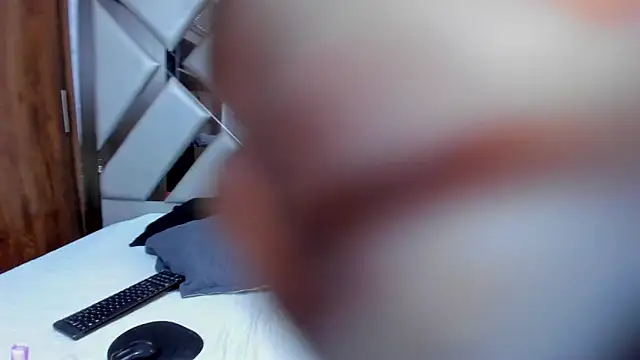 Nahomi-Hill online show from May 30, 2026, 4:53 am
