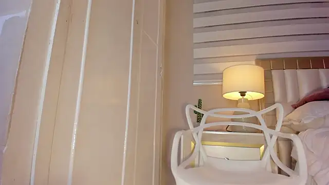 zoe sky  online show from February 11, 2025, 11:54 pm