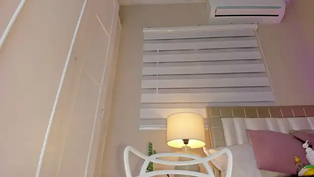 zoe sky  online show from March 8, 2025, 5:43 pm