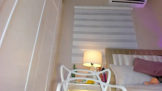 zoe sky  online show from March 20, 2025, 5:47 pm