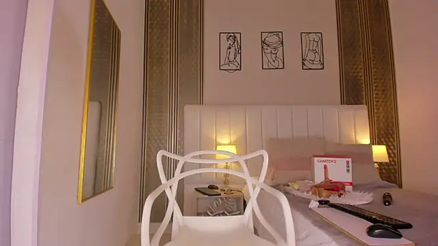 zoe sky  online show from April 4, 2026, 11:40 am