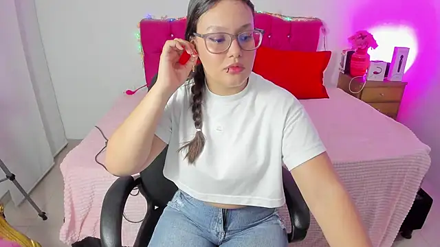 SofiaJoness  online show from December 23, 2024, 3:29 am