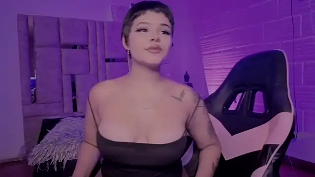 BonnieAnderson  online show from May 20, 2026, 8:04 pm