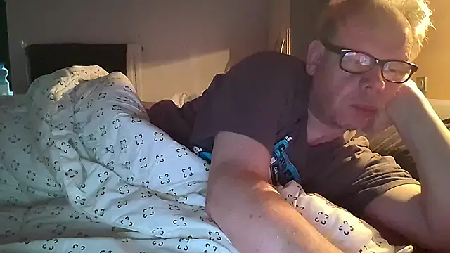 kinkyslet8 online show from October 27, 2025, 7:34 am