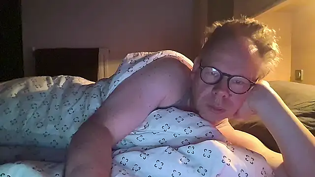 kinkyslet8 online show from December 1, 2025, 6:29 am