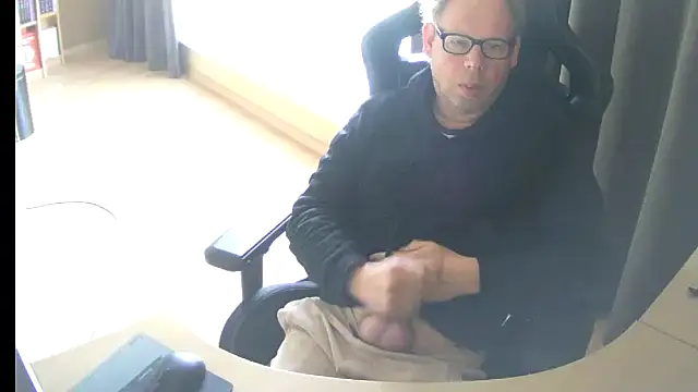 Snapshot of kinkyslet8 chatting on March 29, 2026, 10:26 am kinkyslet8 online show from March 29, 2026, 10:26 am