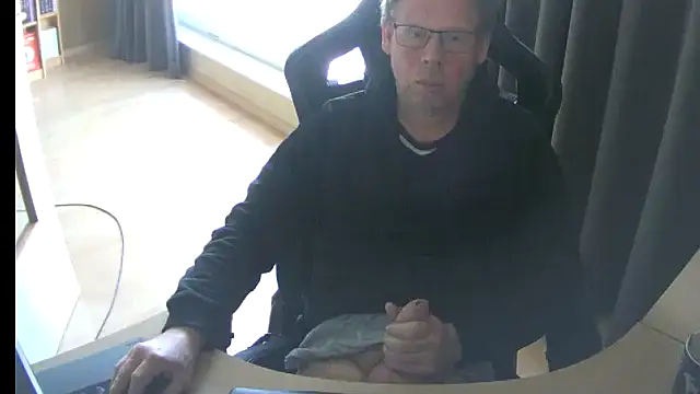 Snapshot of kinkyslet8 chatting on March 31, 2026, 2:06 pm kinkyslet8 online show from March 31, 2026, 2:06 pm