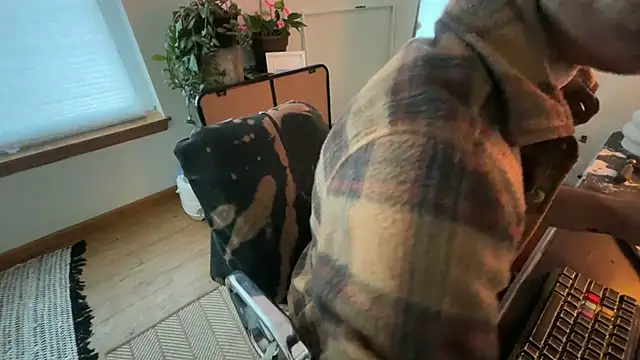 Snapshot of RuffClvb chatting on February 28, 2026, 1:56 pm RuffClvb online show from February 28, 2026, 1:56 pm