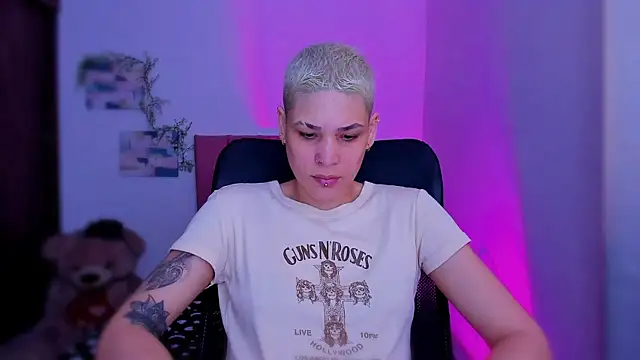 Charlee pink online show from February 10, 2026, 4:44 pm