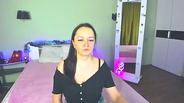 Snapshot of AngellLika chatting on December 12, 2024, 4:43 pm AngellLika online show from December 12, 2024, 4:43 pm