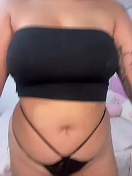 LucyMartelli online show from July 6, 2026, 11:18 am
