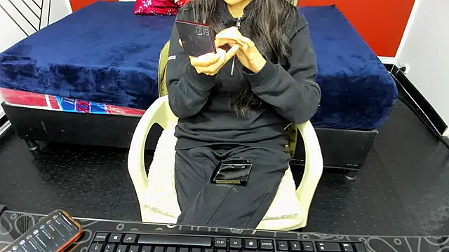 Snapshot of Abrillee1 chatting on January 9, 2025, 7:29 pm Abrillee1 online show from January 9, 2025, 7:29 pm