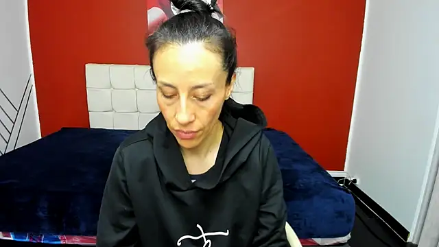 Snapshot of Abrillee1 chatting on January 12, 2025, 12:07 am Abrillee1 online show from January 12, 2025, 12:07 am