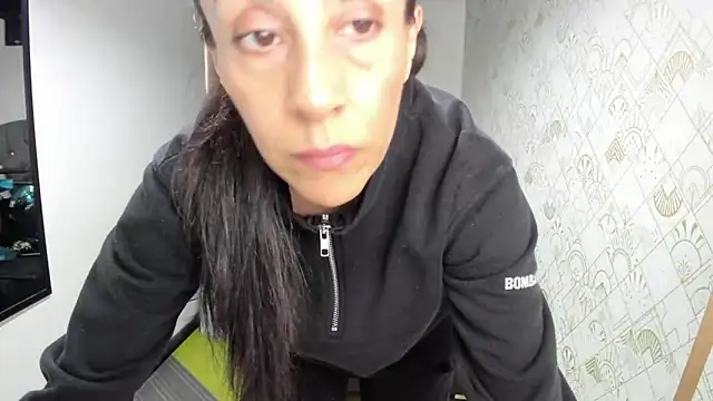 Snapshot of Abrillee1 chatting on March 14, 2025, 5:57 pm Abrillee1 online show from March 14, 2025, 5:57 pm