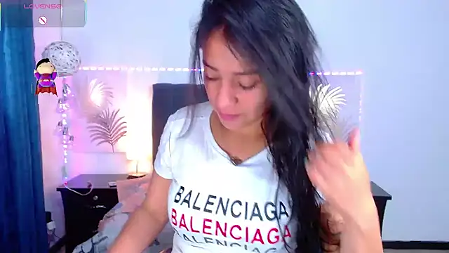 Julietacollins06 online show from February 25, 2025, 1:28 pm