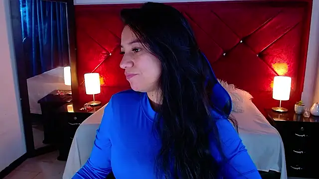 Julietacollins06 online show from January 7, 2026, 1:35 pm