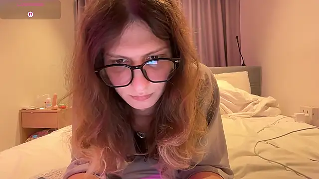 Snapshot of Alice_Pinkhead chatting on July 9, 2026, 9:46 am Alice Pinkhead online show from July 9, 2026, 9:46 am