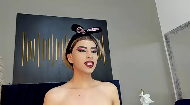 BrianaSchafer online show from December 5, 2024, 4:55 pm