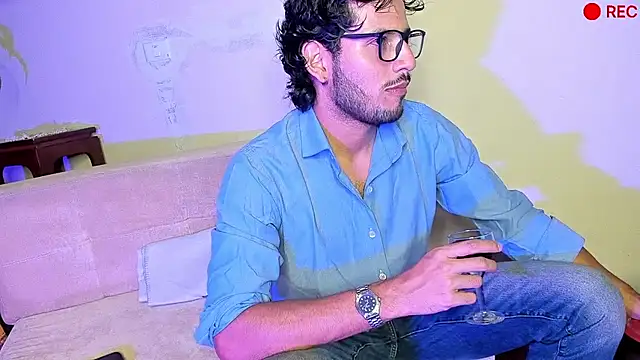 Nicholasrodrii online show from December 20, 2024, 9:50 pm