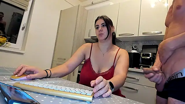 cuplu29 online show from September 23, 2025, 9:07 pm