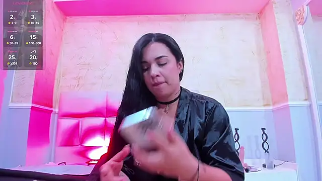 brianaGuzman online show from January 30, 2025, 4:55 pm