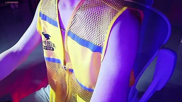 FEIYU001 online show from January 13, 2025, 2:32 pm