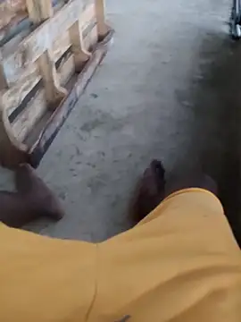 Snapshot of BeetledFlouter12 chatting on December 21, 2025, 11:01 pm BeetledFlouter12 online show from December 21, 2025, 11:01 pm