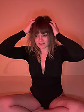 Snapshot of Milla__one chatting on December 6, 2024, 6:28 pm Milla  one online show from December 6, 2024, 6:28 pm