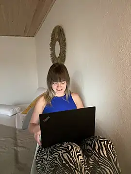 Snapshot of Milla__one chatting on December 31, 2024, 1:19 pm Milla  one online show from December 31, 2024, 1:19 pm