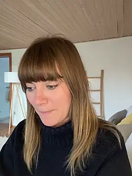 Snapshot of Milla__one chatting on January 7, 2025, 1:57 pm Milla  one online show from January 7, 2025, 1:57 pm