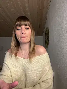 Snapshot of Milla__one chatting on February 6, 2025, 1:10 pm Milla  one online show from February 6, 2025, 1:10 pm