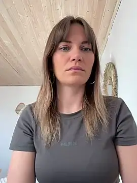 Snapshot of Milla__one chatting on March 18, 2025, 3:31 pm Milla  one online show from March 18, 2025, 3:31 pm