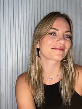 Snapshot of Milla__one chatting on September 15, 2025, 7:52 am Milla  one online show from September 15, 2025, 7:52 am