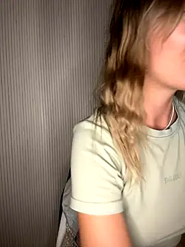 Snapshot of Milla__one chatting on September 20, 2025, 8:21 pm Milla  one online show from September 20, 2025, 8:21 pm