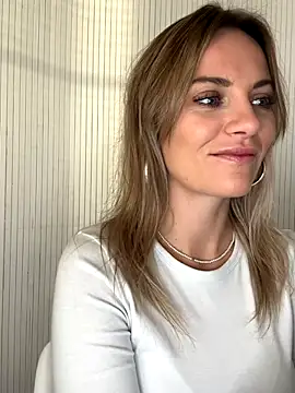 Snapshot of Milla__one chatting on October 1, 2025, 6:08 am Milla  one online show from October 1, 2025, 6:08 am