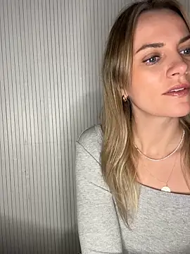 Snapshot of Milla__one chatting on October 11, 2025, 5:22 pm Milla  one online show from October 11, 2025, 5:22 pm